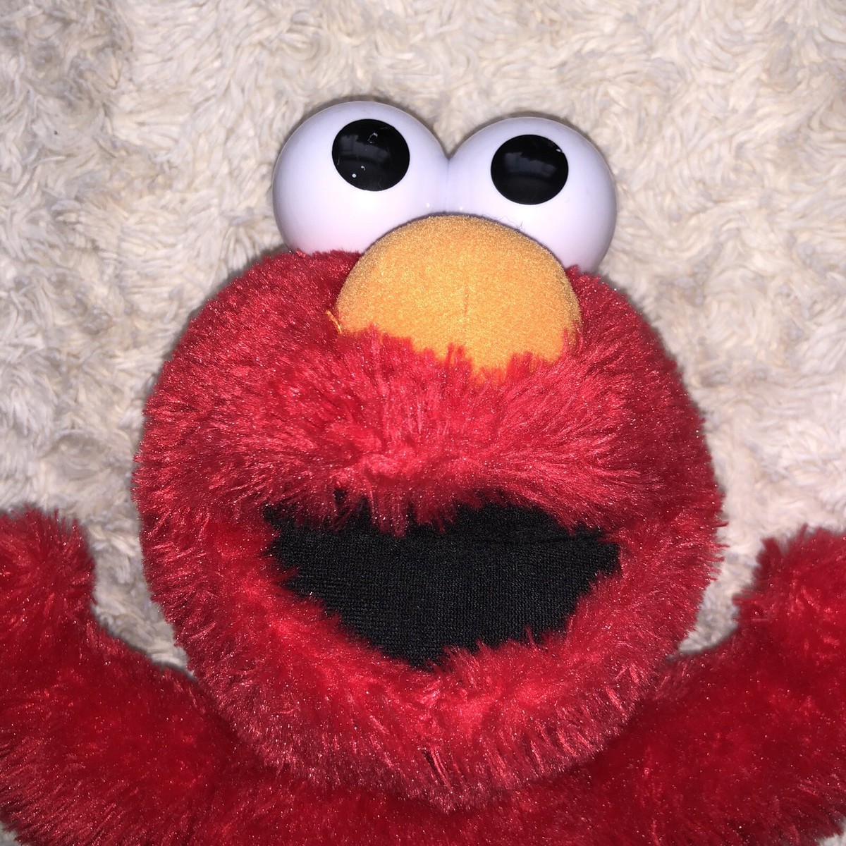 Sesame Street Giggling Tickle Me Elmo Plush Vibrating Soft Toy
