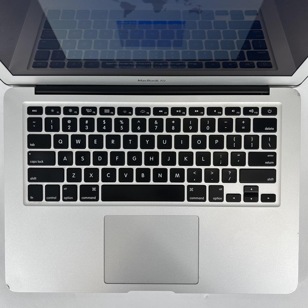 MacBook Air 13 color Plata de inicios de 2015 con i5 de 5ta generación a 1.6GHz, 8GB RAM, 256GB SSD, Buen estado 2