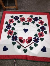 Vintage Handarbeit Amish Blumen & Tauben bunte Applikation Quilt 95x88 cm