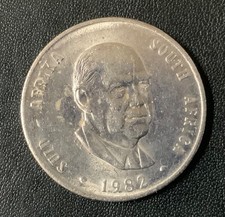 1982 SOUTH AFRICA ONE RAND UNCIRCULATED CLAD COIN!