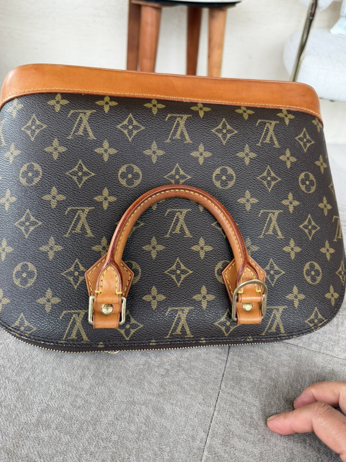Authentic Louis Vuitton Vintage Monogram Alma Handbag image 10
