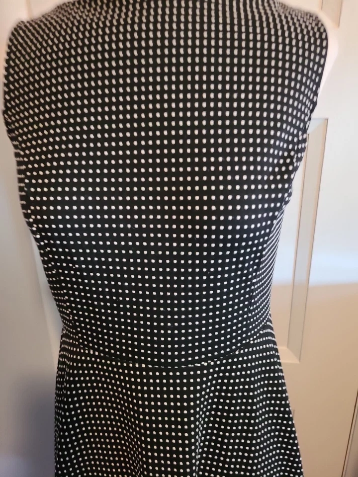 Vestido Merona Negro con Lunares Blancos Talla XS Elástico Ajuste Acampanado Sin Mangas Foto 2 de 4