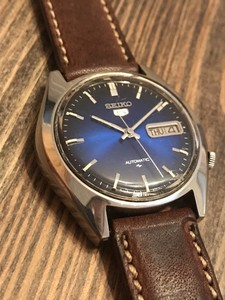 seiko 5 blue dial leather strap