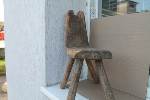 Unique old wooden primitive chair 18 century carved from whole piece of wood - Picture 10 of 24