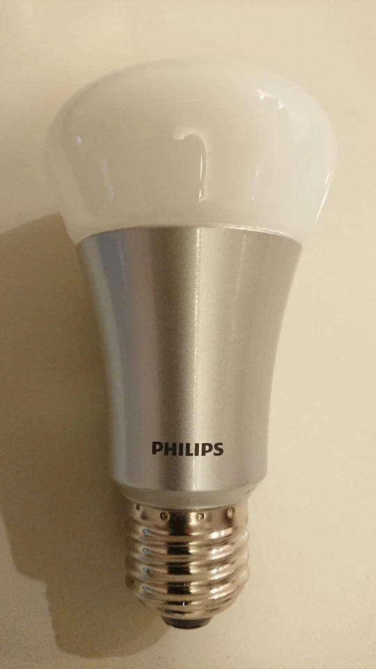 Philips Hue Starter Kit Lampadina LED E27 8.5 W Formato A60 MODELLO 2015 - Immagine 2 di 4
