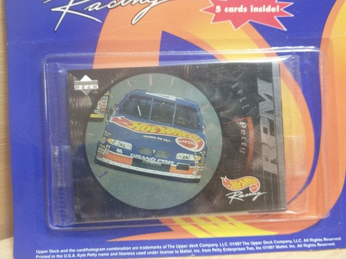 Hot Wheels Racing NASCAR Toys R Us Upper Deck Cards #44 Kyle Petty 1997 NIP - Picture 2 of 3