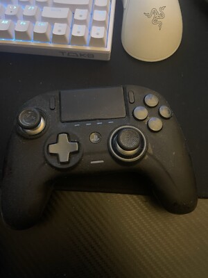 Nacon ps4/xbox/pc remote used/ missing parts 