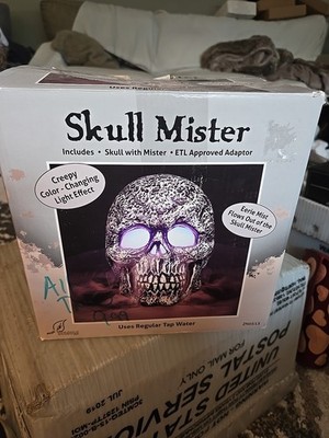 Skull Mister Halloween Prop Fog Machine Light Changes Color 