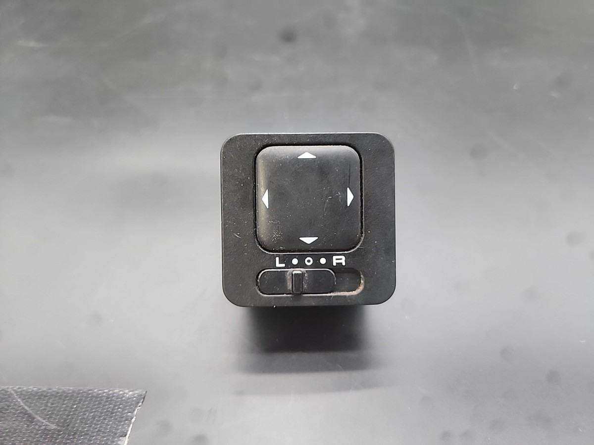 【ボタン】 Levi's リーバイス デニムジャケット ヴィンテージ 70505 BIG E 裏刻印