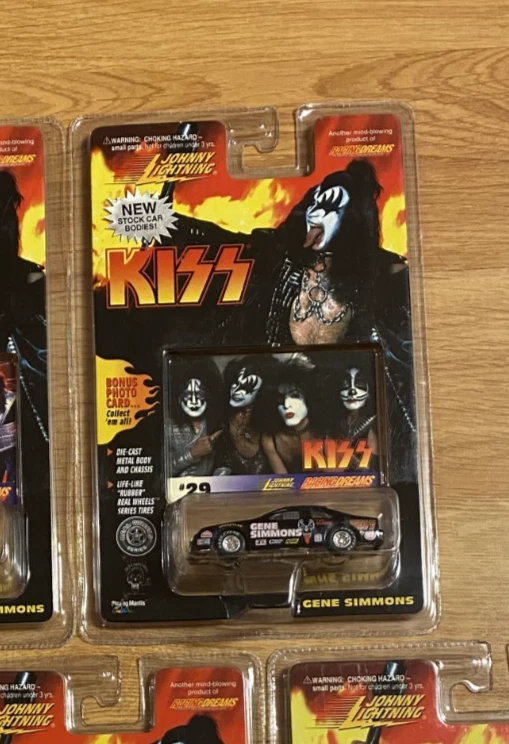 Johnny Lightning KISS Gene Simmons Racing Dreams Cars #15,29,32,36,48 LOTE 5 NUEVOS Foto 4 de 4