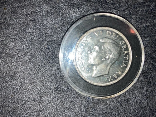 1952 Canada $1.00 Canadian Silver Dollar Coin SEEMS UNCIRCULATED VERY BRIGHT