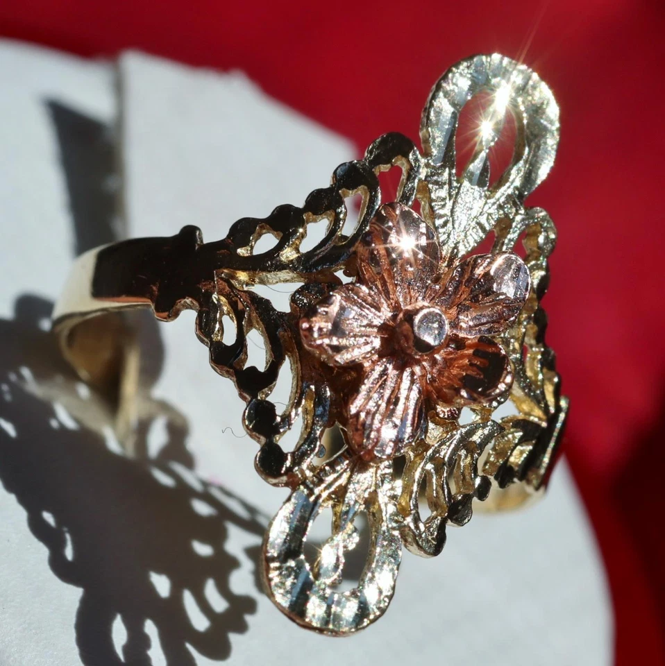 14k multi tone gold ring diamond cut flower sz 7.5 vintage handmade 2.65gr N3419 - Image 2 of 4