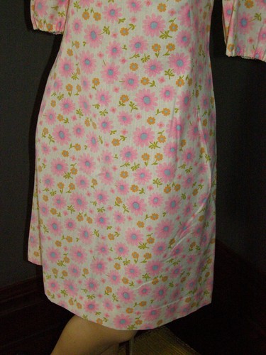 Vintage 60's pink & blue DAISIES print sheath dress PUFF SLEEVES S M mod hippy - Picture 8 of 14
