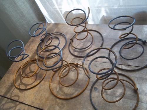 Lot Of 6 Rusty Vintage Tornado Coil Bed Springs Crafting Farmhouse - Picture 4 of 4