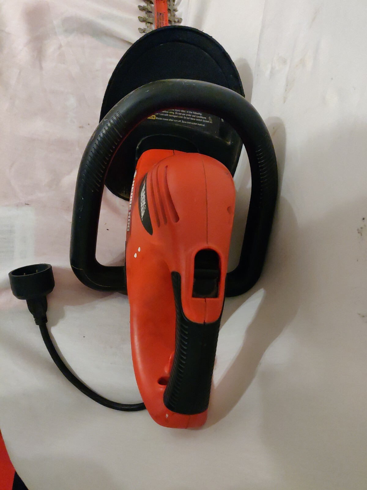 A snap-cut pruner + black & decker electric hedger - Sherwood Auctions