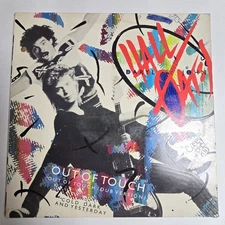 Daryl Hall John Oates Out Of Touch  Vinyl, 12", 33 ⅓ RPM, 	RCA  PW-13917