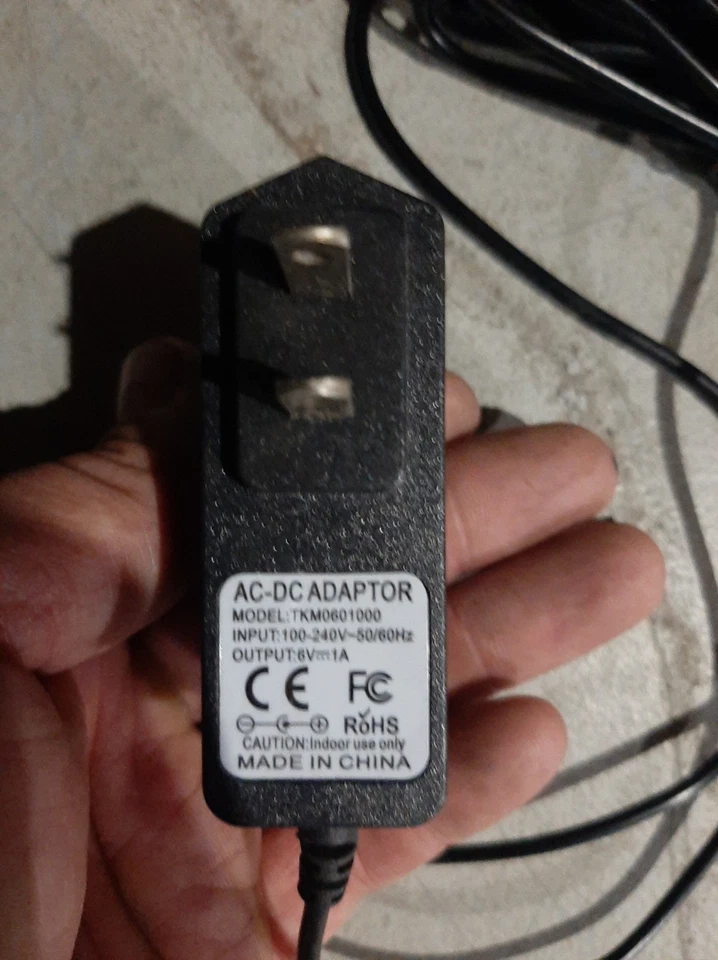 Cámara HD NETGEAR Arlo VMS3130 Wi-Fi con compartimento de batería adaptador de CA Foto 2 de 4