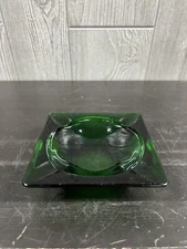 Vintage Emerald Green Glass Square Ashtray (4.5x4.5) Cigar Cigarette Smoke