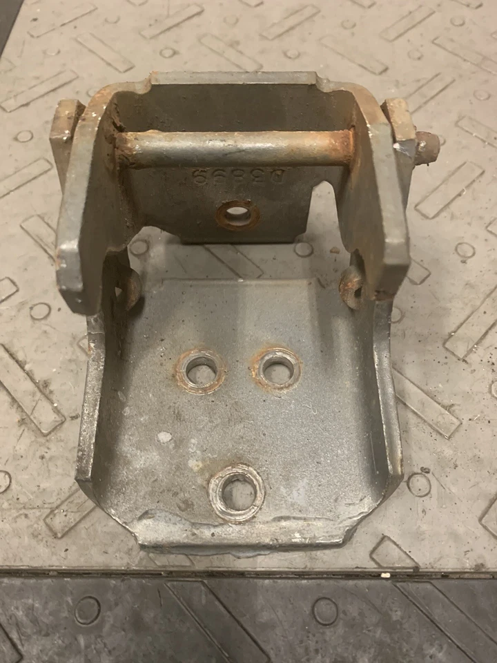 1978-1987 Grand National Regal T-Type Limited G BODY Lower DOOR HINGE GM LH RH - Image 2 of 3