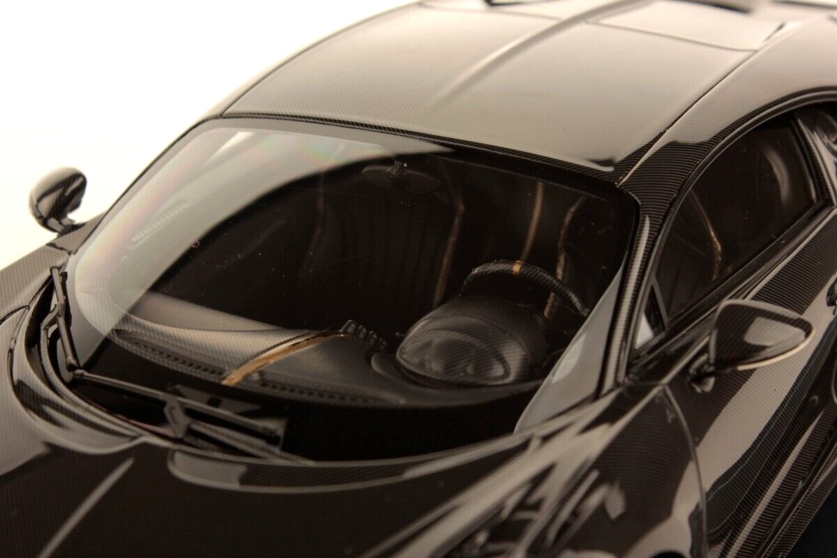 1/18 Bugatti Chiron Pur Sport N. 16 Full Carbon Resin with 1/18 Bugatti Chiron Pur Sport N. 16 Full Carbon Resin with