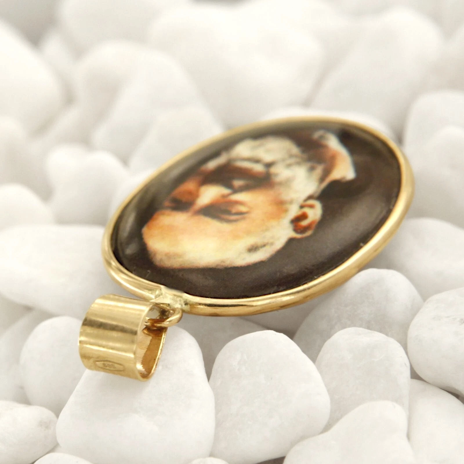 14k gold and porcelain saint pio italian pendant