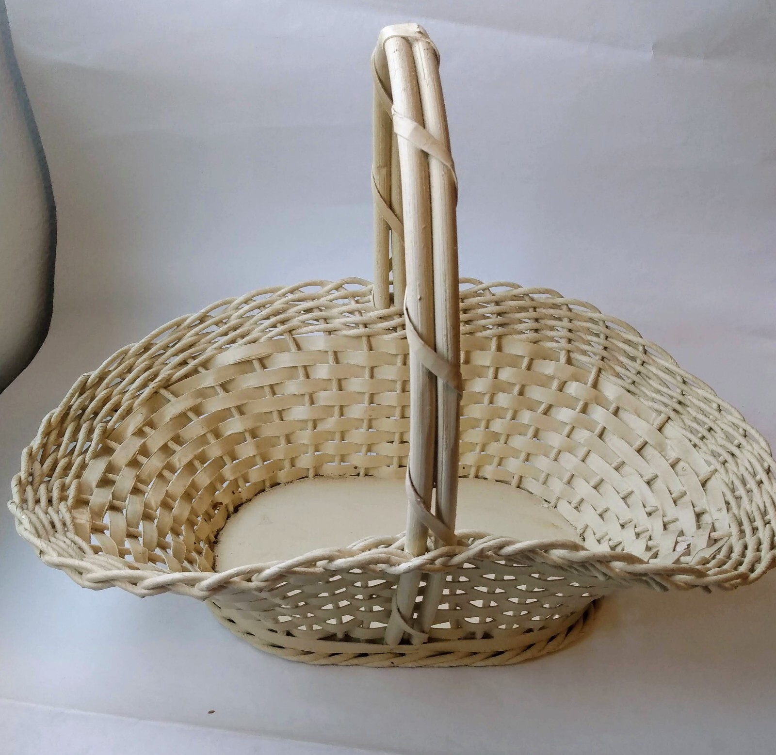 Medium Size Vintage Wicker Gathering Basket with Handle 13.5 x 18 x 11