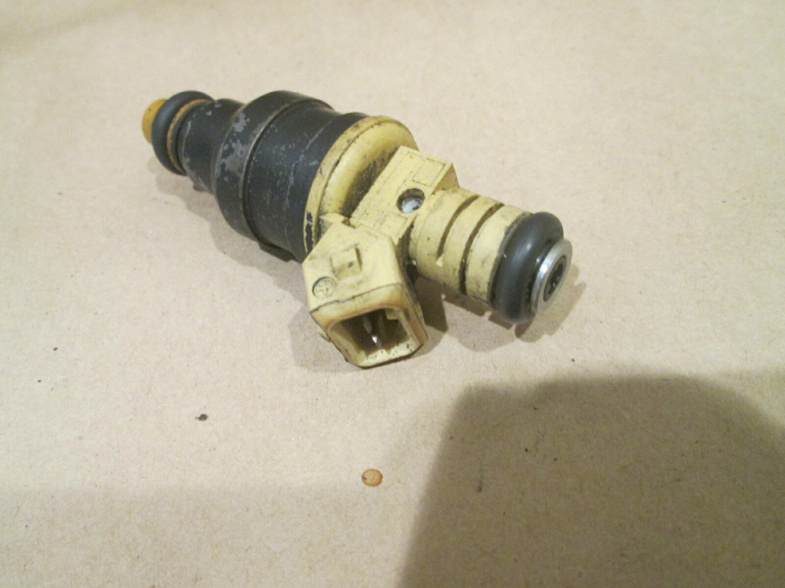 Ferrari 348, Mondial T - Fuel Injector P/N 130968