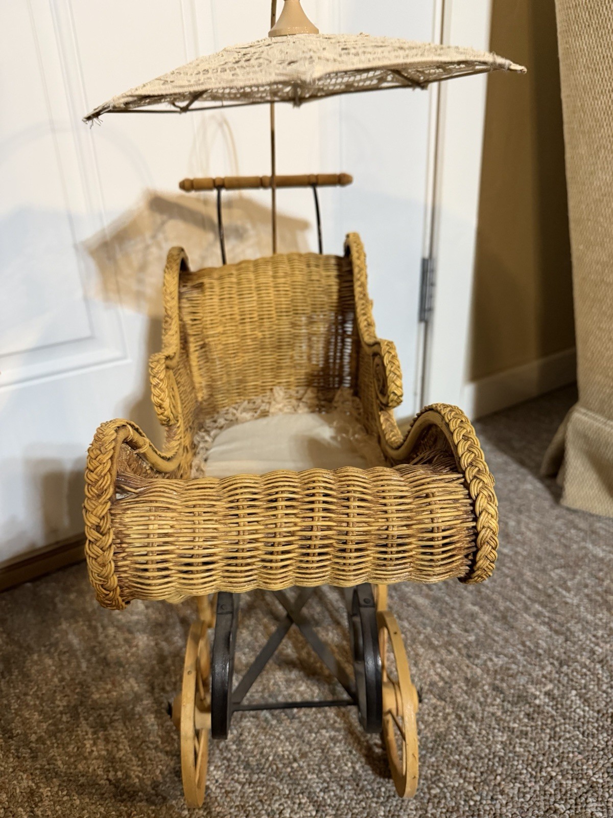 Vintage Victorian Wicker Baby Doll Carriage Pram Stroller Buggy