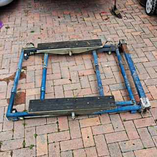 MOBILE SCISSOR LIFT / TILTING CAR LIFT RAMP / ADJUSTABLE WIDTH / 1500Kg Capacity