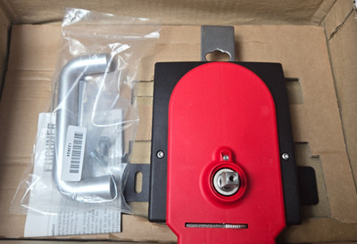 Euchner MGB-H-AA1A6-L-111839 Handle Module with MGB-E-A2-105051 Escape Release N