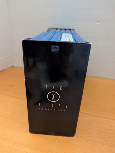 The X-files complete series blu ray series 1 - 10 Box Set Region A - Picture 3 of 11