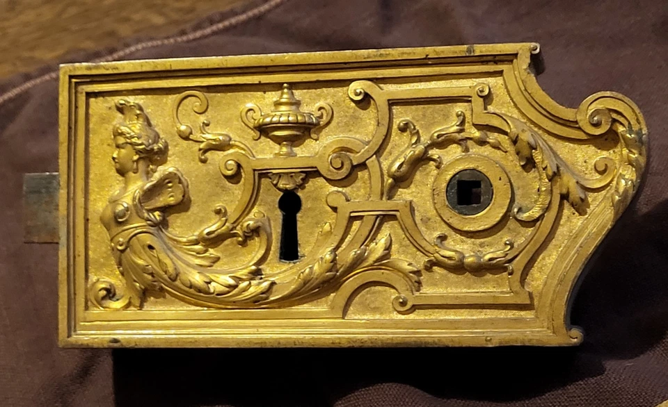 serrures de porte en bronze doré de style Louis XVI, ornées de décors rocaille e - Photo 3/4