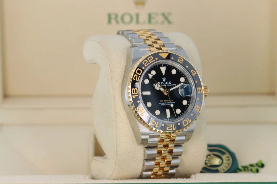 Rolex GMT-Master II Zombie, esfera negra - oro amarillo y acero Jubilee, 126713GRNR Foto 2 de 4
