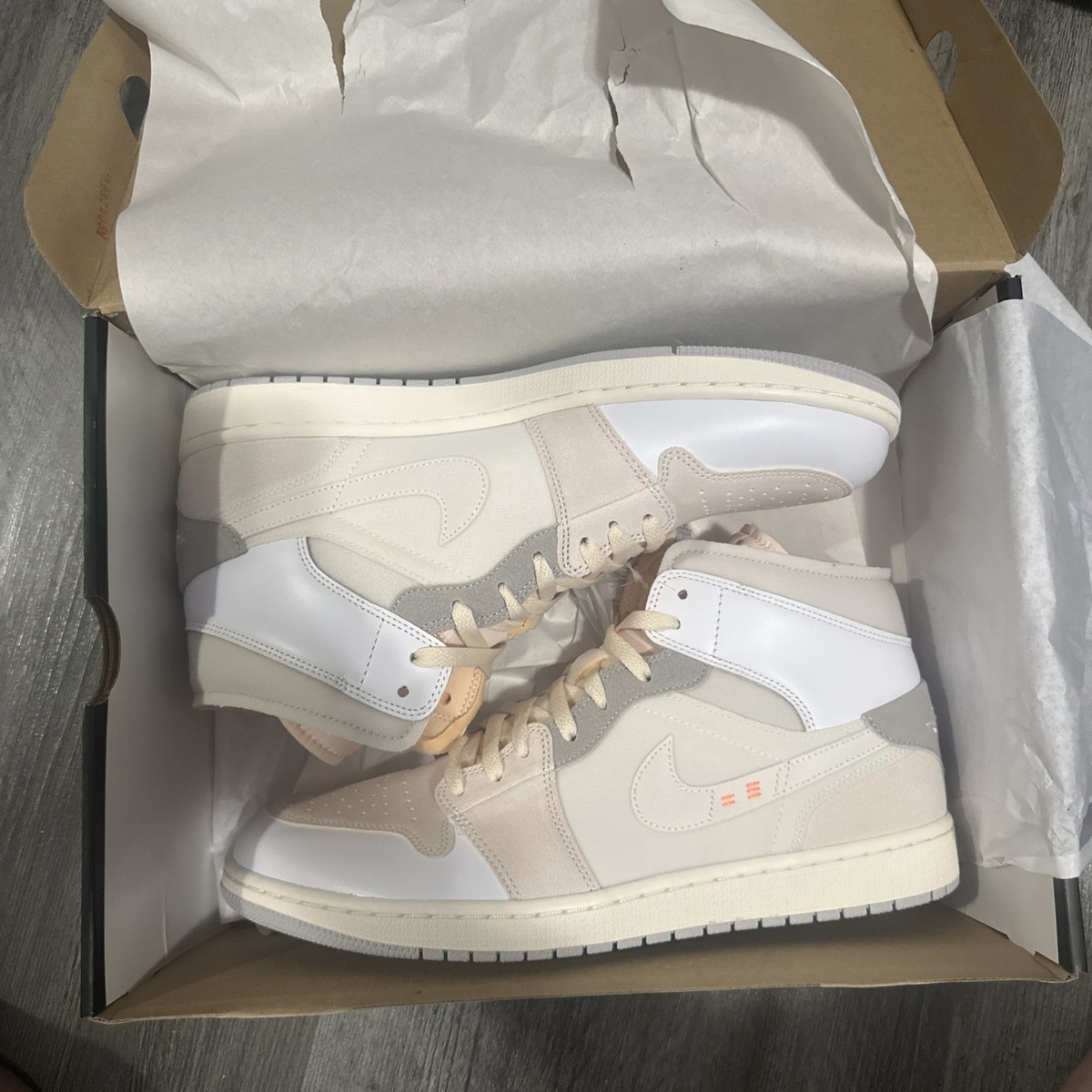 Nike Air Jordan 1 High OG DM9652‑120 Vachetta Tan Sail Orewood Inside Out Mens 9 Jordan Air Jordan 1 Mid SE Craft  main image 4