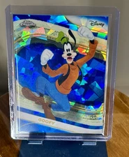 2025 Topps Chrome Disney Sapphire Goofy #32 Mickey and Friends
