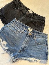 Forever 21 Women's Distressed Denim Cutoff Shorts Size 29 1 Blue 1 Black