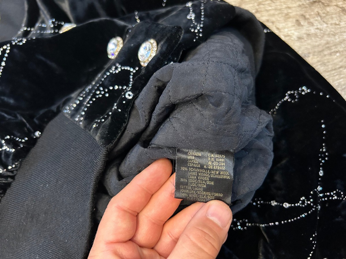 Vintage ESCADA Black Velvet Bomber Women's Shiny Details 40 Vintage ESCADA Black Velvet Bomber Women's Shiny Details 40