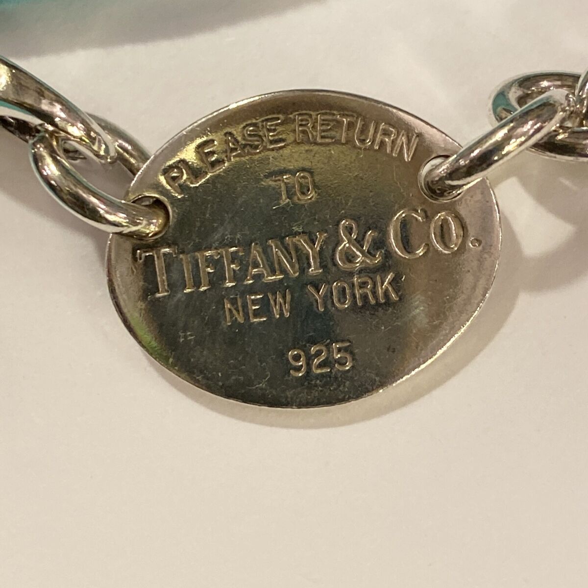 Tiffany & Co. Return to Tiffany Oval Tag Choker Necklace Tiffany & Co. Return to Tiffany Oval Tag Choker Necklace