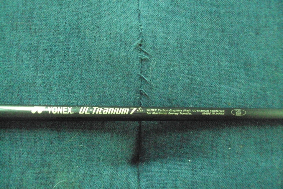 Yonex V-mass 400 AW Titanium 7 stiff graphite 35" - Image 3 of 4