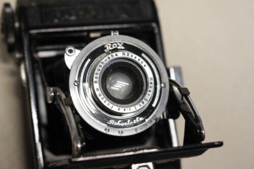 vintage Baby Pearl camera with Hexar lens, Rokuoh- Sha Rox Konishiroku - Afbeelding 1 van 17