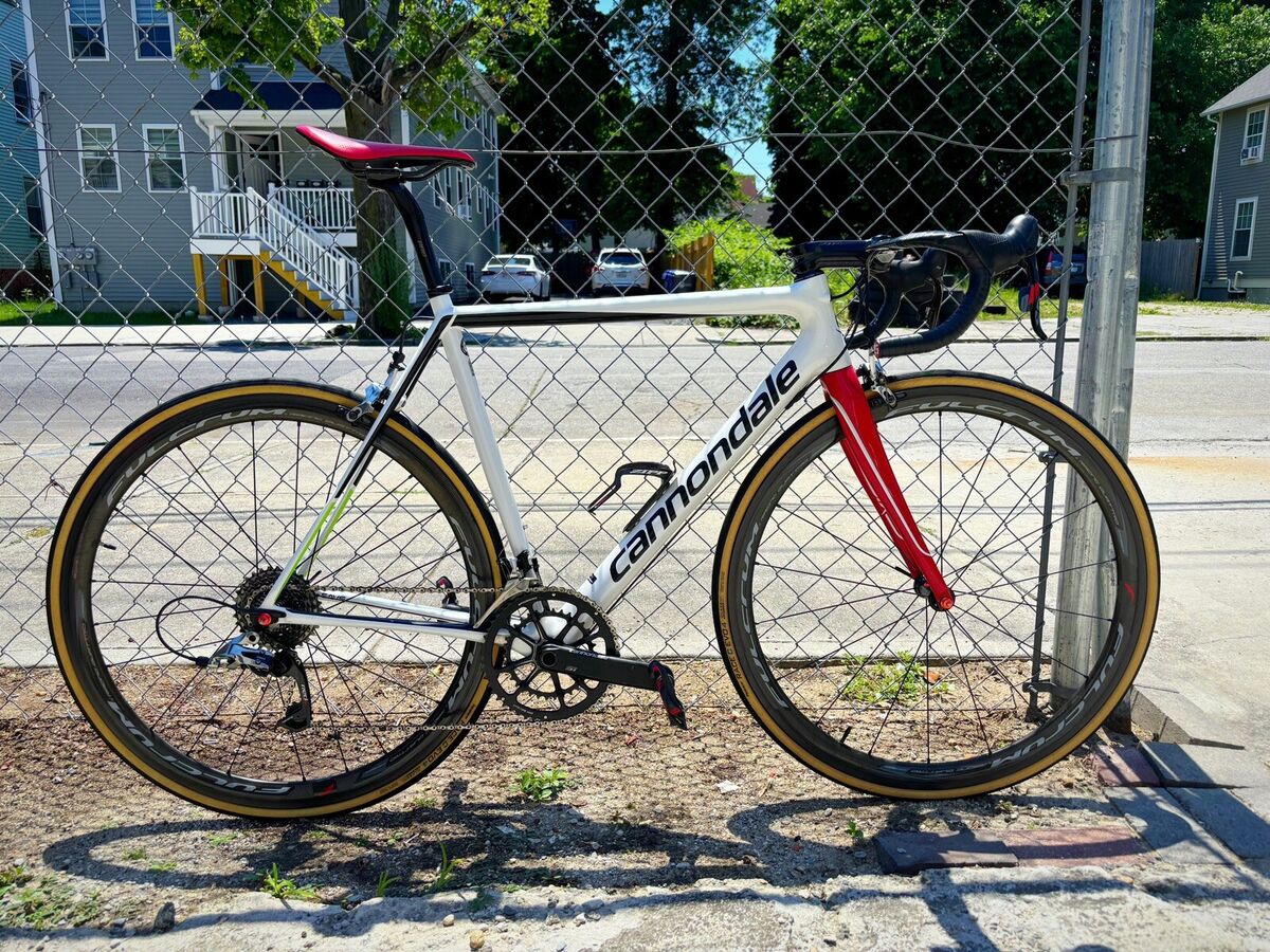 54 cm -2019 Cannondale SuperSix Evo Hi-Mod-14lbs -SRAM Red 54 cm -2019 Cannondale SuperSix Evo Hi-Mod-14lbs -SRAM Red