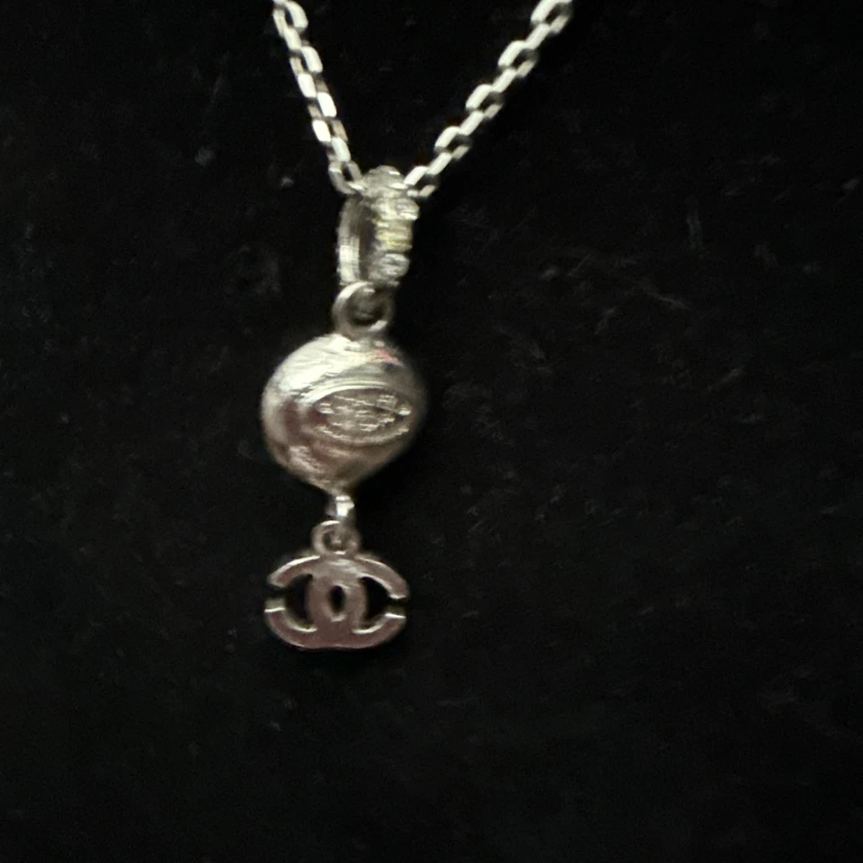 Collar CHANEL Cocomark Camelia Estrás Motivo Metal Estrás Plateado  Foto 4 de 4