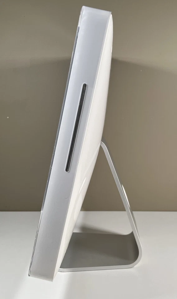 Apple 20" iMac G5 iSight A1145 2.1GHz G5 / 2.5GB / 500 GB HDD / Nice Condition! - Image 4 of 4