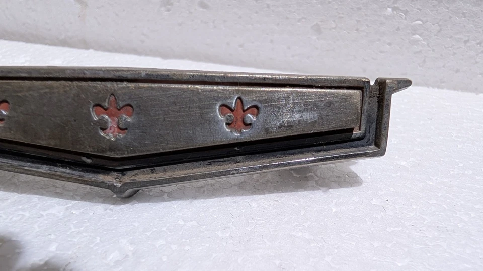 1966 雪佛兰 CAPRICE 原装手套盒刺绣徽章二手 — 第 4/4 张图片