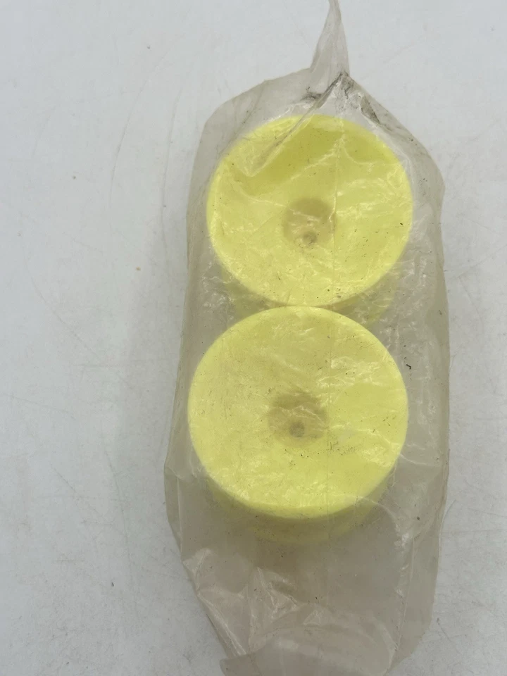 Team Associated 12mm Hex Stadium Truck Dish Wheel Set Of Two Yellow ASC7846 - Image 4 of 4