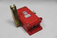 Allen Bradley Cable Pull Switch w/ Pilot Light 802C-N60M16RRO24 Series A - NEW