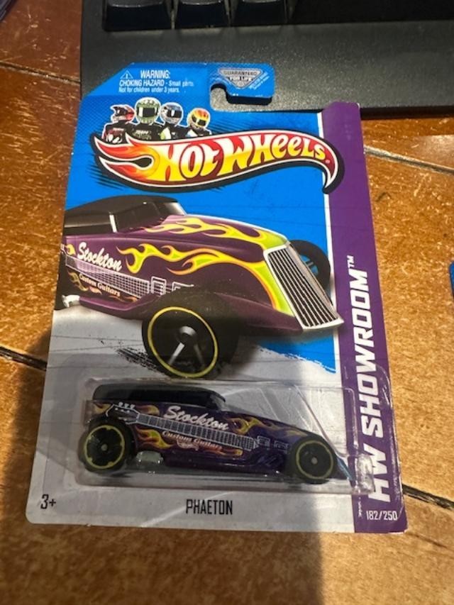 2013 Hot Wheels HW Showroom Phaeton #182 Purple