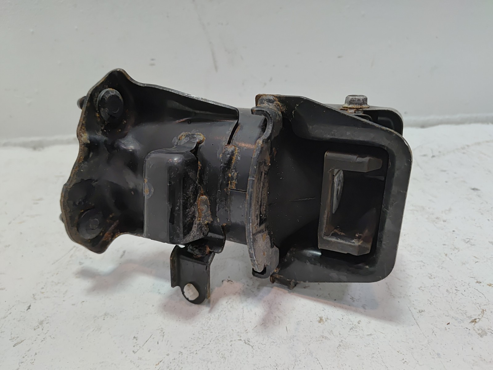 TOYOTA CAMRY 2.5L FWD ENGINE FRAME REAR MOUNT SUPPORT BRACKET OEM 2018 - 2024