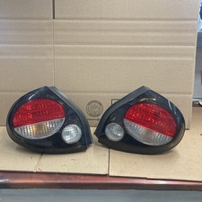 2000-2001 Nissan Maxima SE Rear LH DRIVER AND RH PASSENGER Side Tail Light