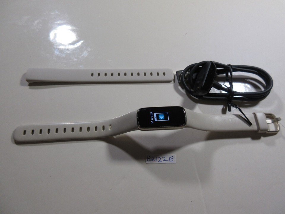 Fitbit Luxe Heart Rate Monitor Health & Fitness Tracker eBay